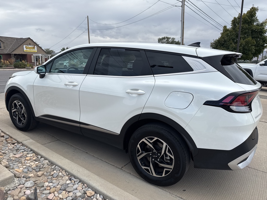 2024 Kia Sportage LX photo 5