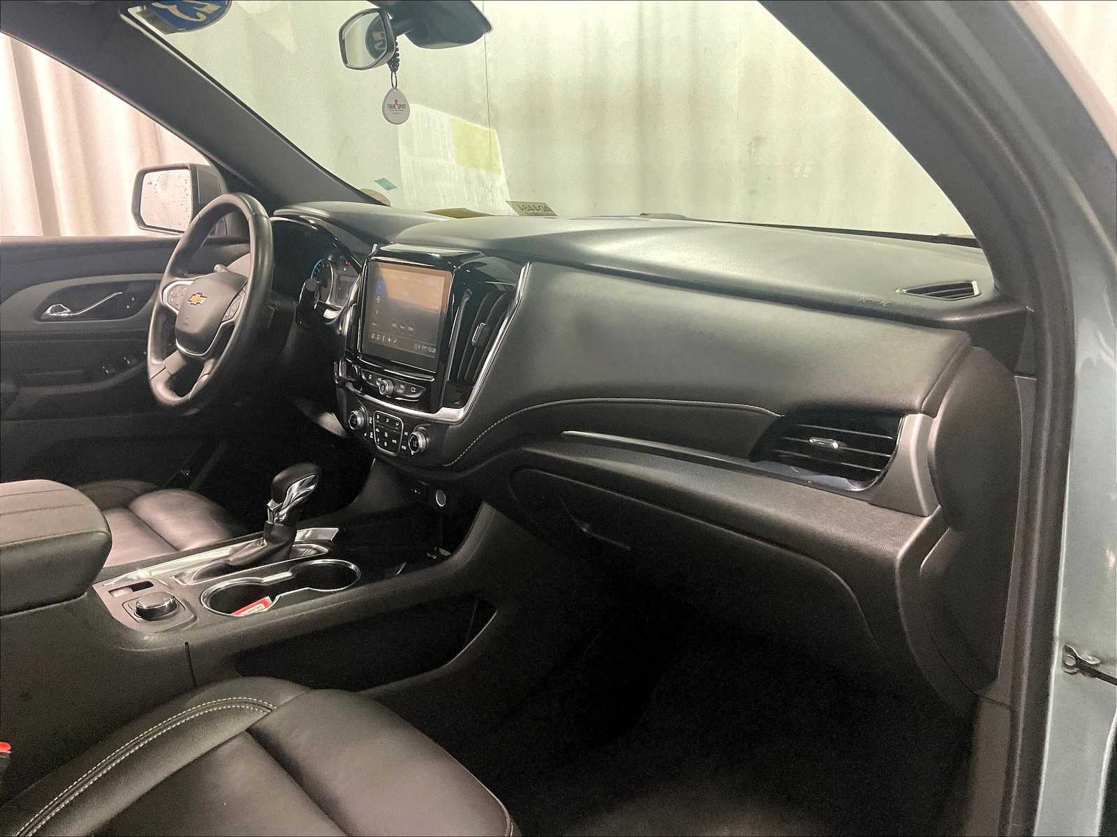 2023 Chevrolet Traverse Leather photo 14