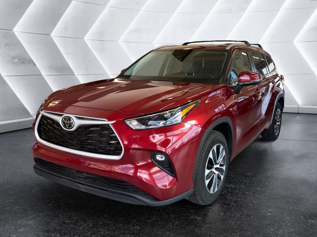 2023 Toyota Highlander XLE photo 3