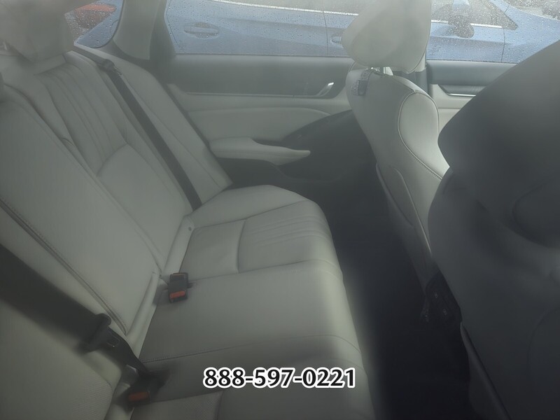 2022 Honda Accord Hybrid Touring photo 3