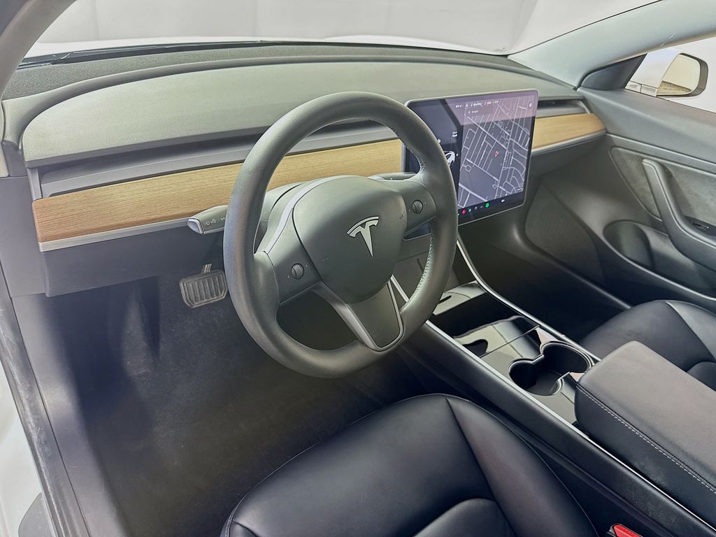 2020 Tesla Model 3 Standard Range Plus photo 8