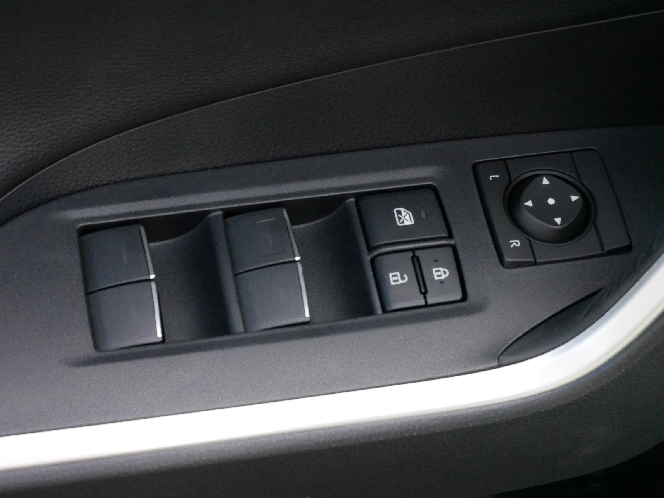 2023 Toyota RAV4 Prime XSE photo 17