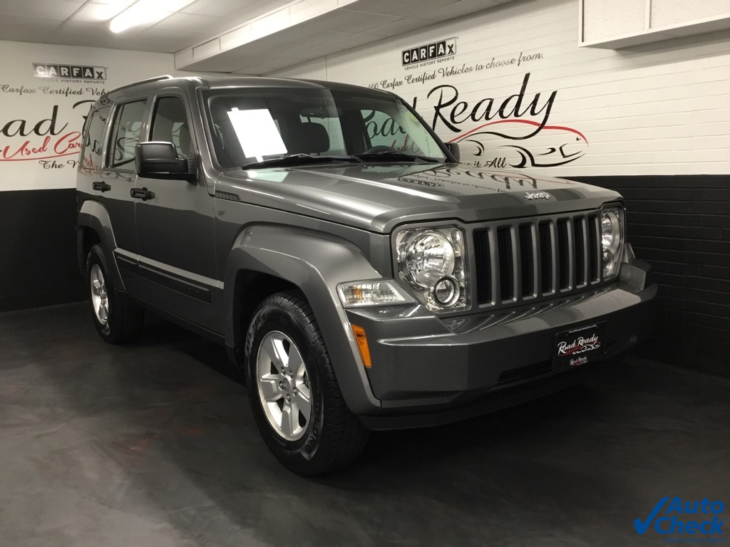 2012 Jeep Liberty Sport photo 2