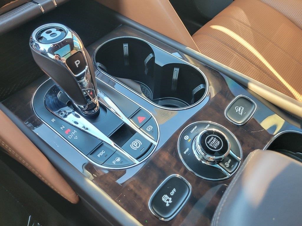 2021 BENTLEY BENTAYGA - Image 17