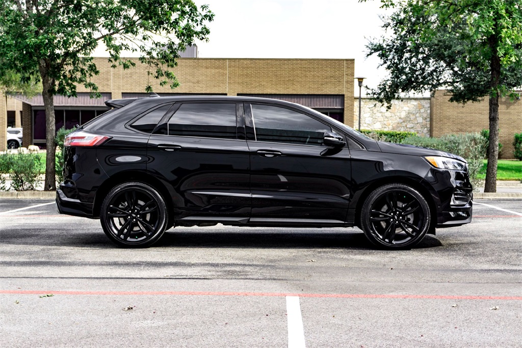 2024 Ford Edge ST photo 3