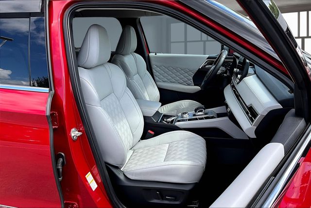 2024 Mitsubishi Outlander SEL photo 6
