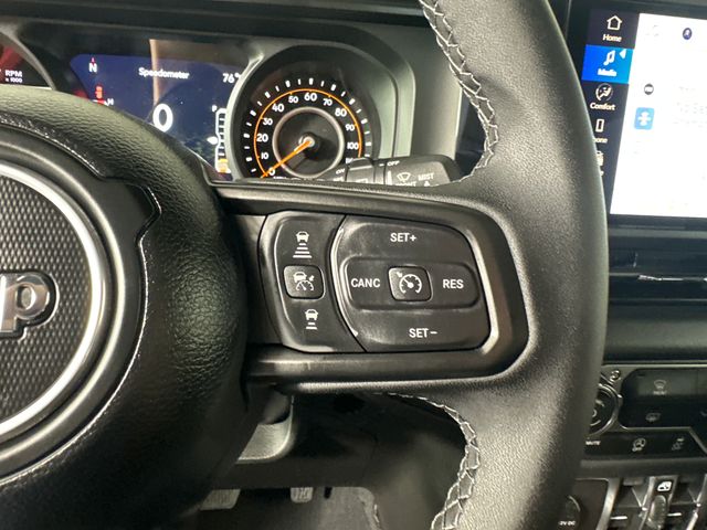2025 Jeep Wrangler Rubicon photo 13