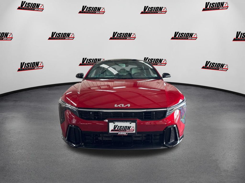 2025 Kia K4 GT-Line Turbo photo 2