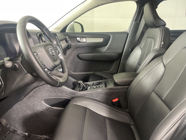 2025 Volvo XC40 Core photo 18