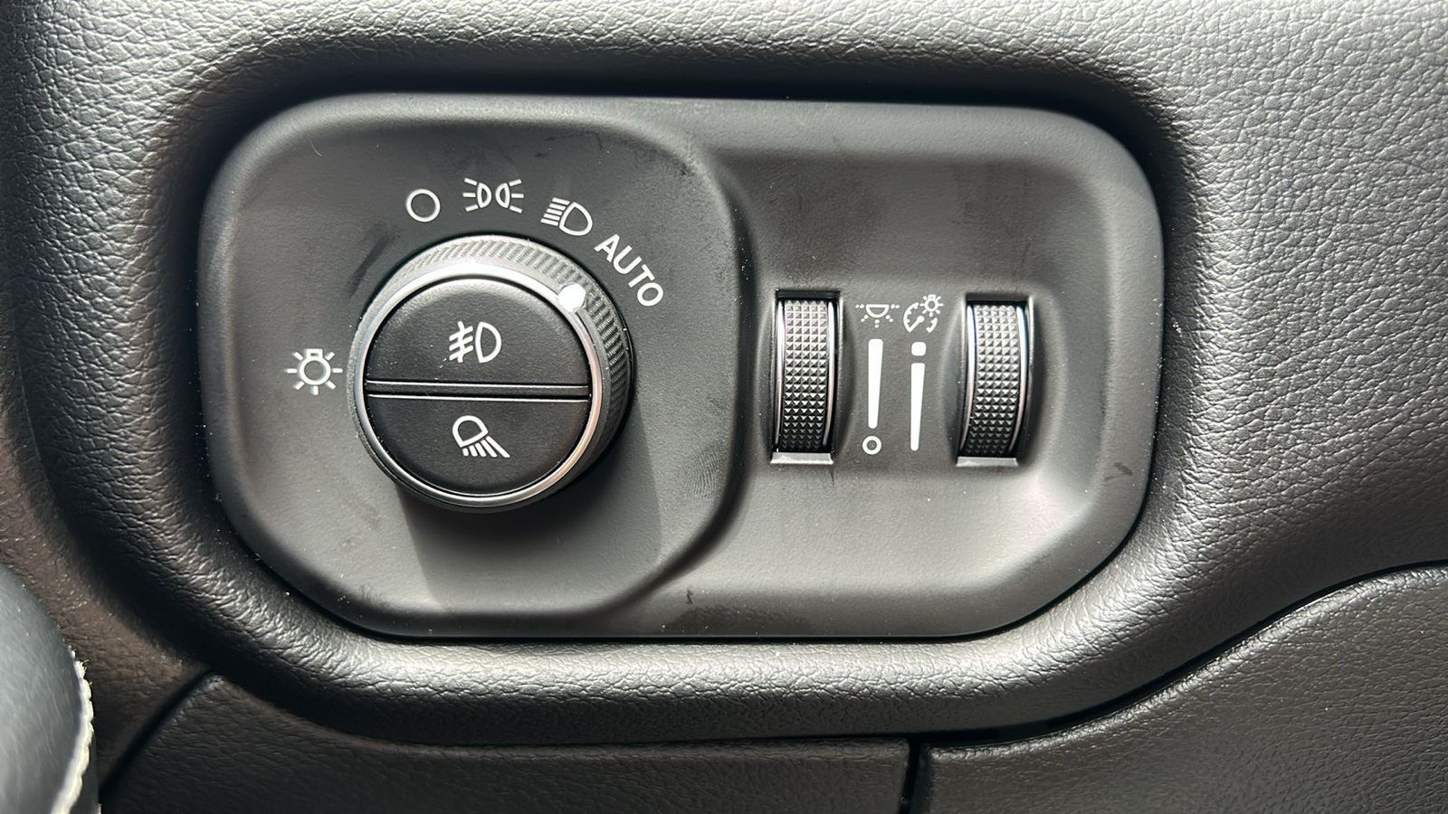 2025 Ram 2500 Laramie photo 23
