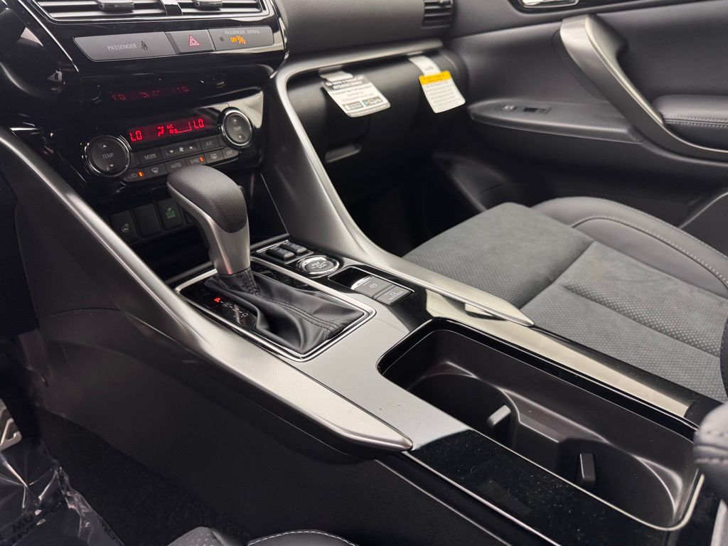 2025 Mitsubishi Eclipse Cross SEL photo 23