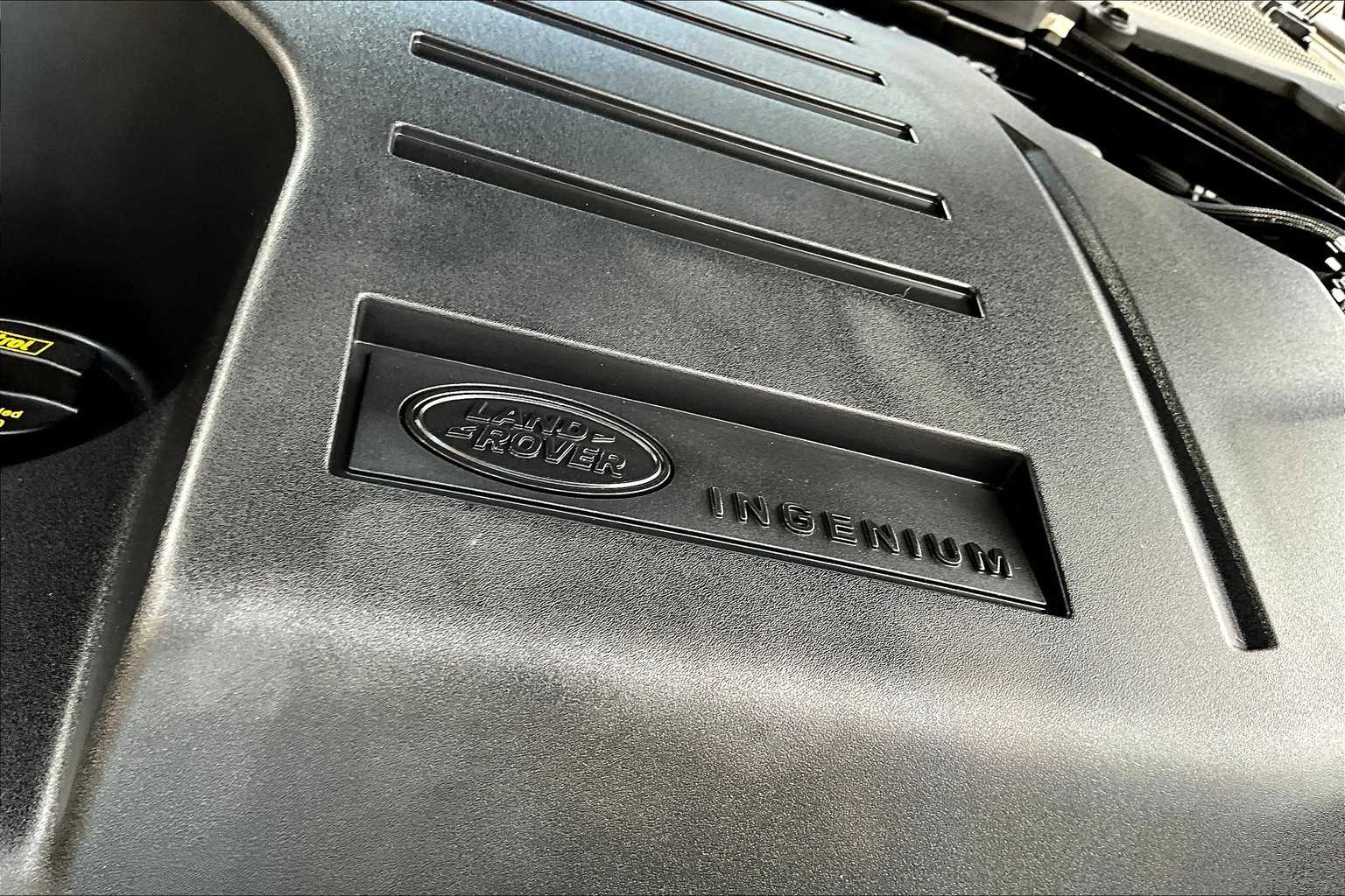 2023 Land Rover Defender SE photo 23