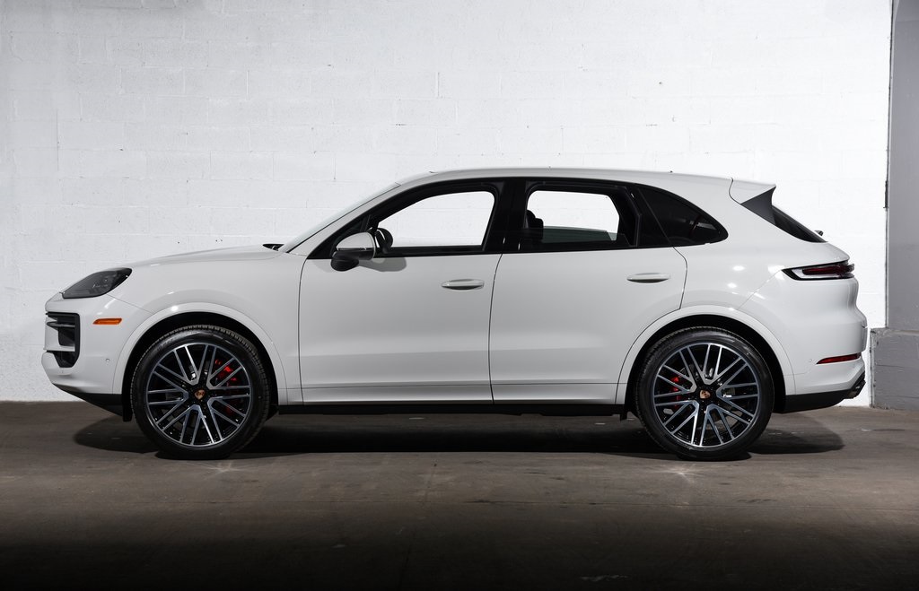 2026 Porsche Cayenne S photo 2