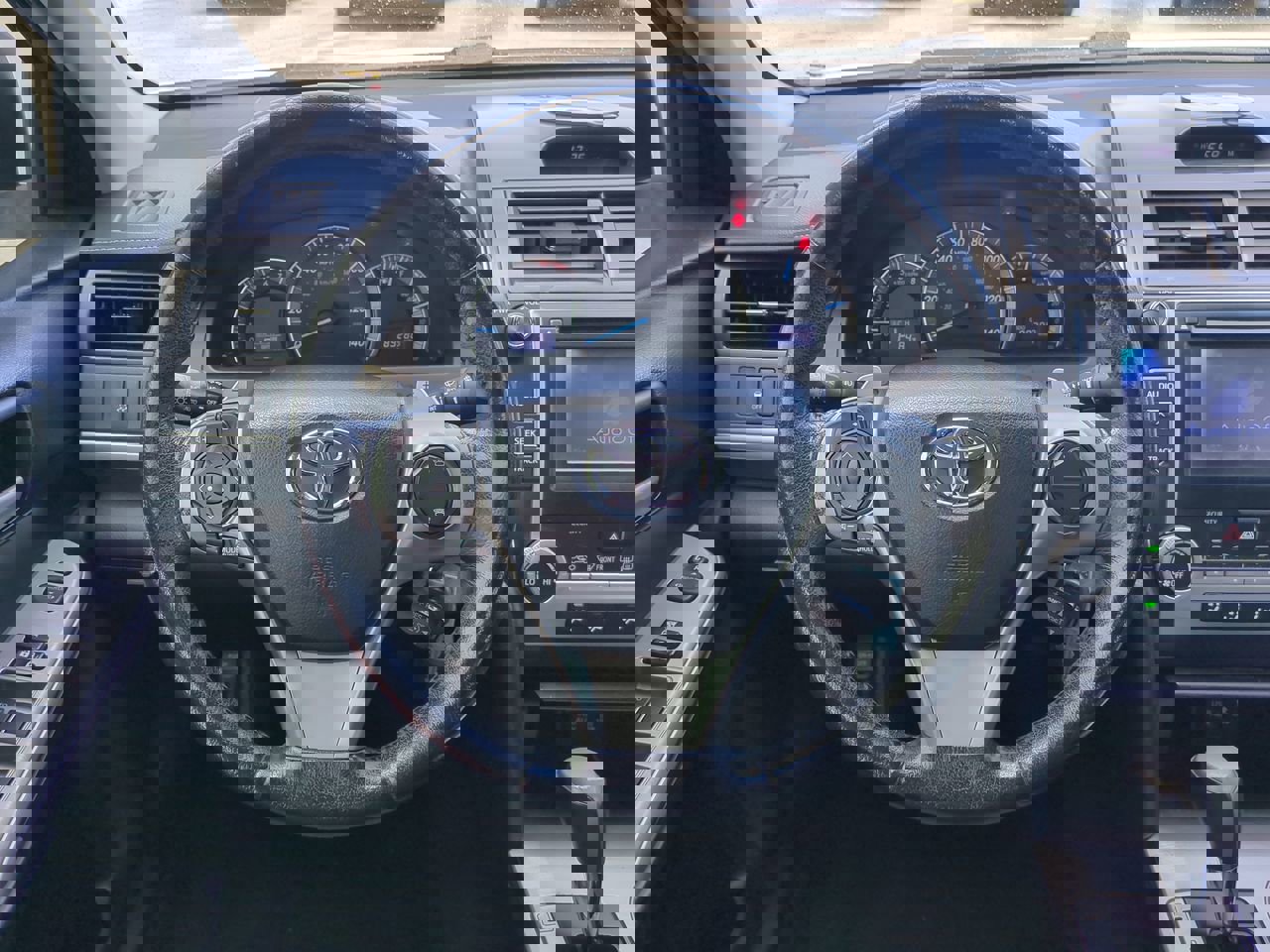2013 Toyota Camry SE photo 13
