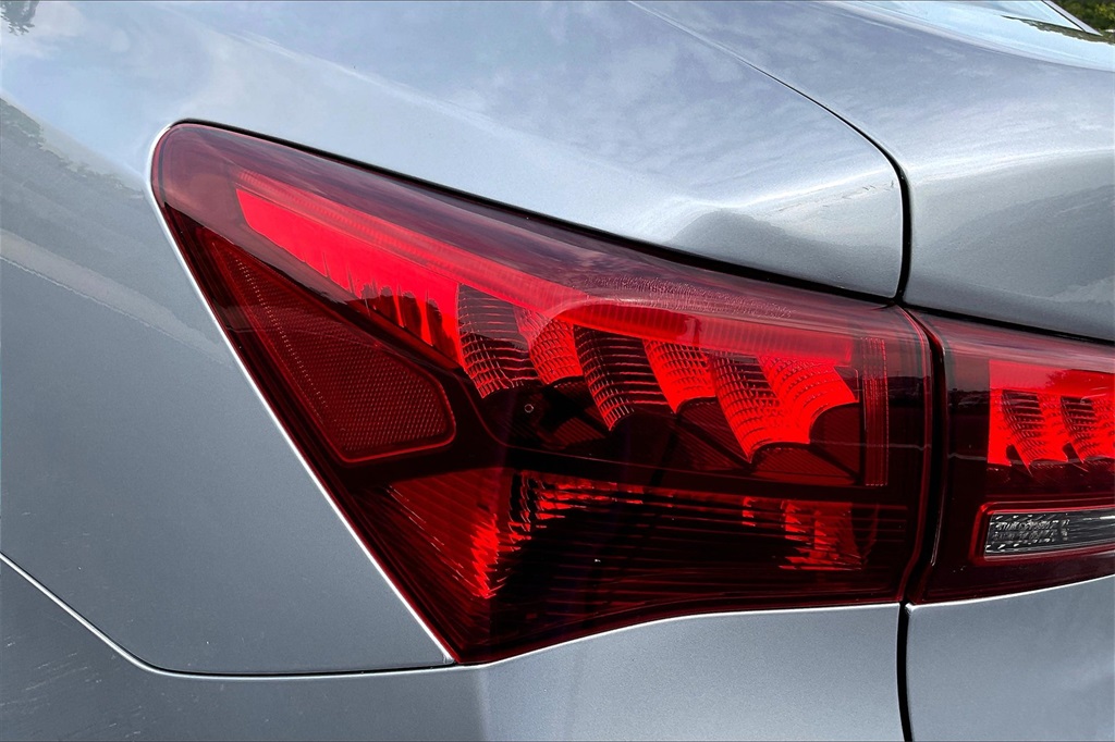 2015 Acura TLX Base photo 28