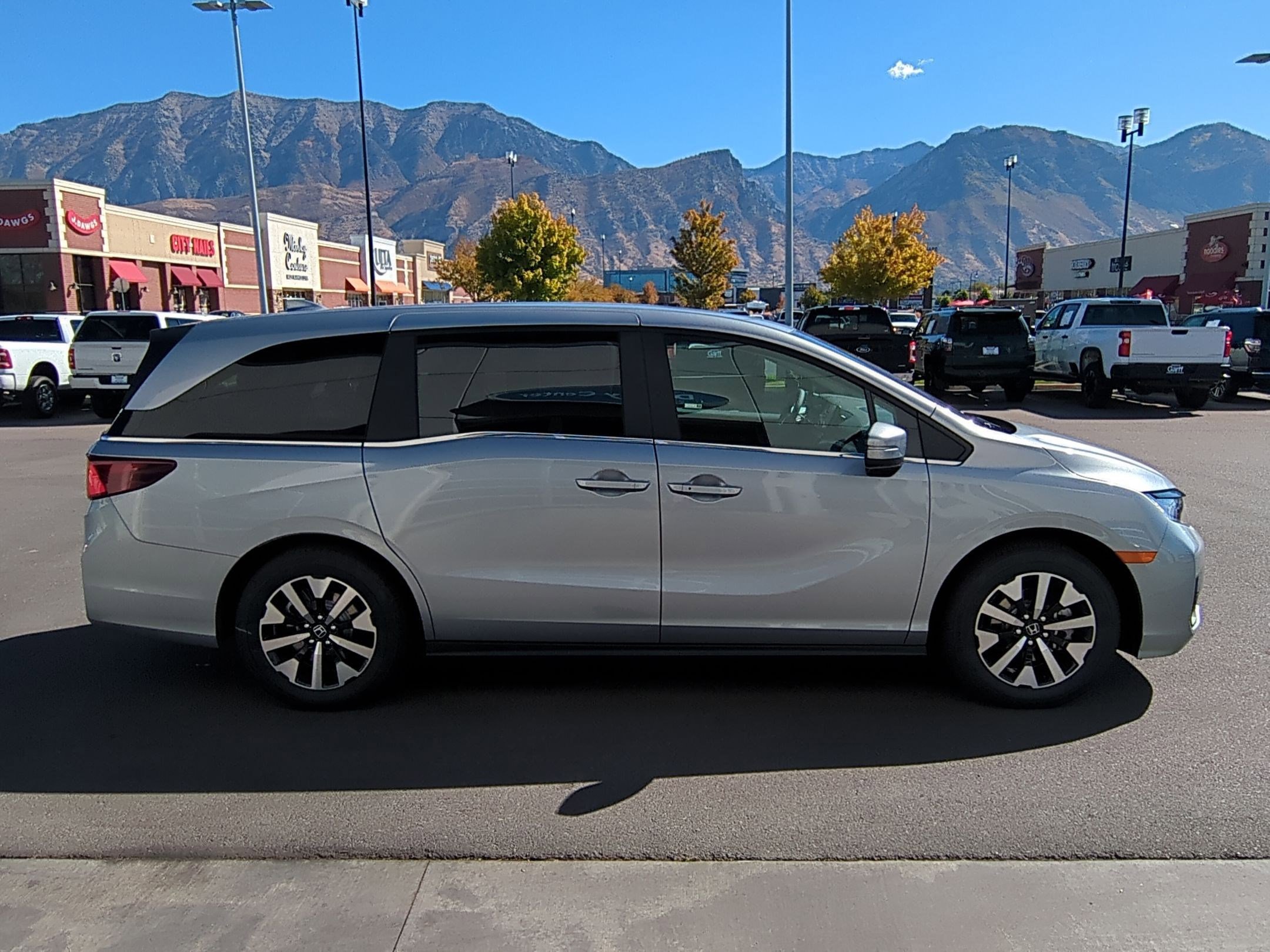 2026 Honda Odyssey EX-L photo 2