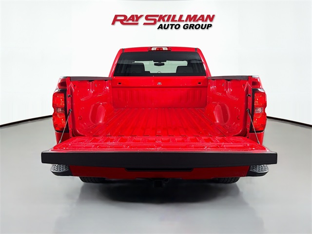 2018 Chevrolet Silverado 1500 Custom photo 11