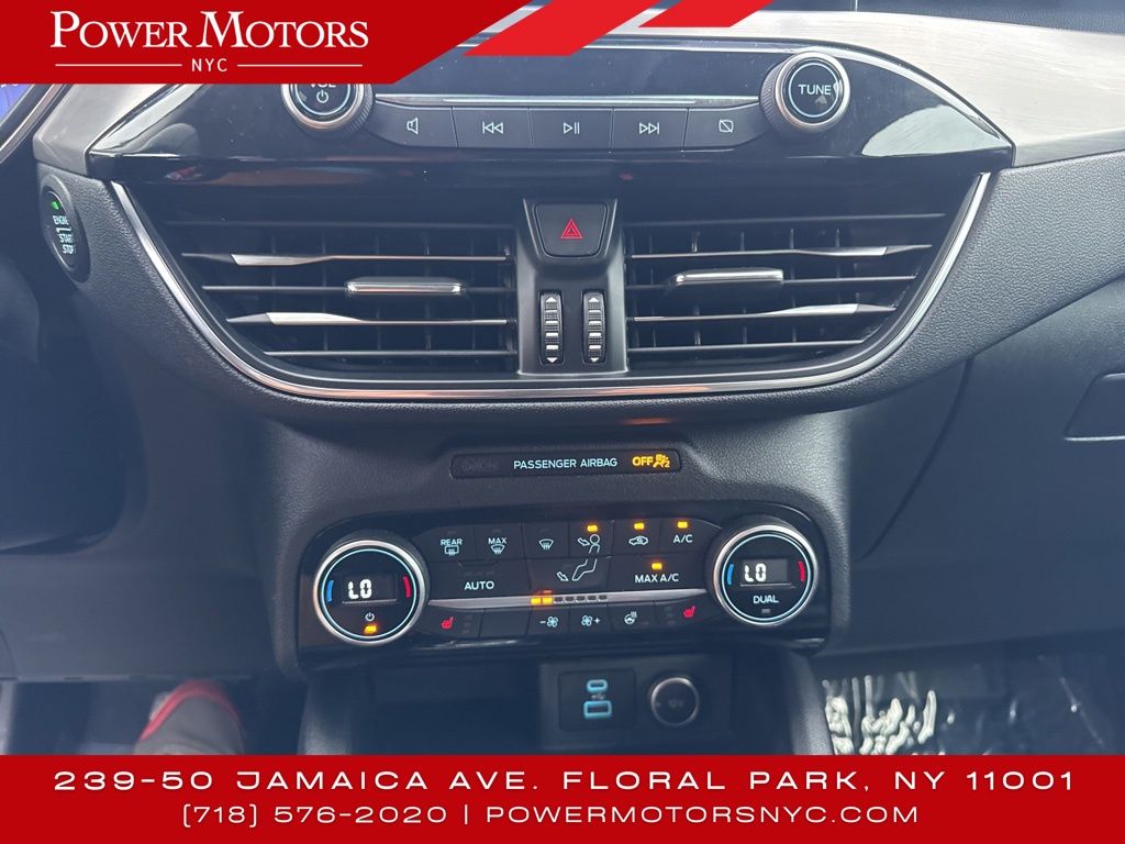 2021 Ford Escape Titanium photo 36