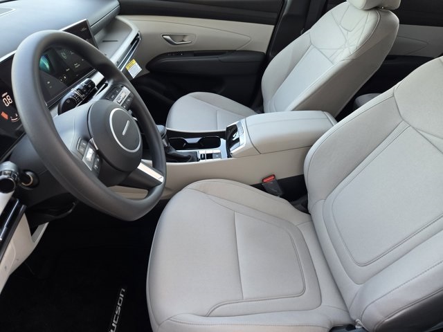 2026 Hyundai Tucson SE photo 5