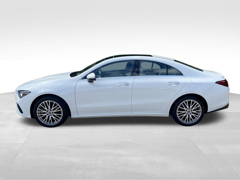 2025 Mercedes Benz CLA 250 4MATIC photo 2