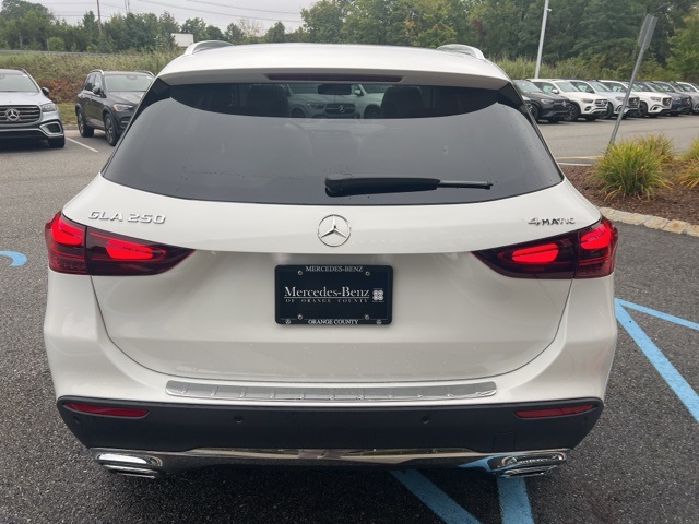 2025 Mercedes Benz GLA 250 4MATIC photo 3
