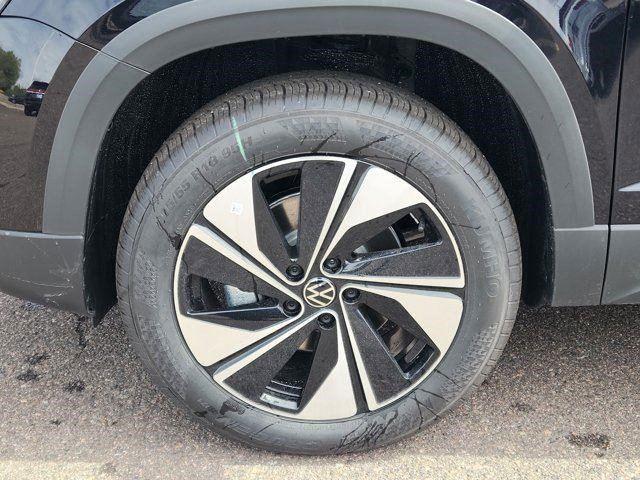 2025 Volkswagen Taos SE photo 8