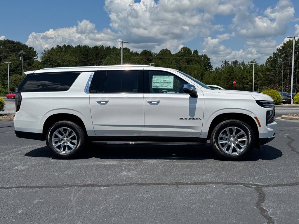 2025 Chevrolet Suburban Premier photo 2
