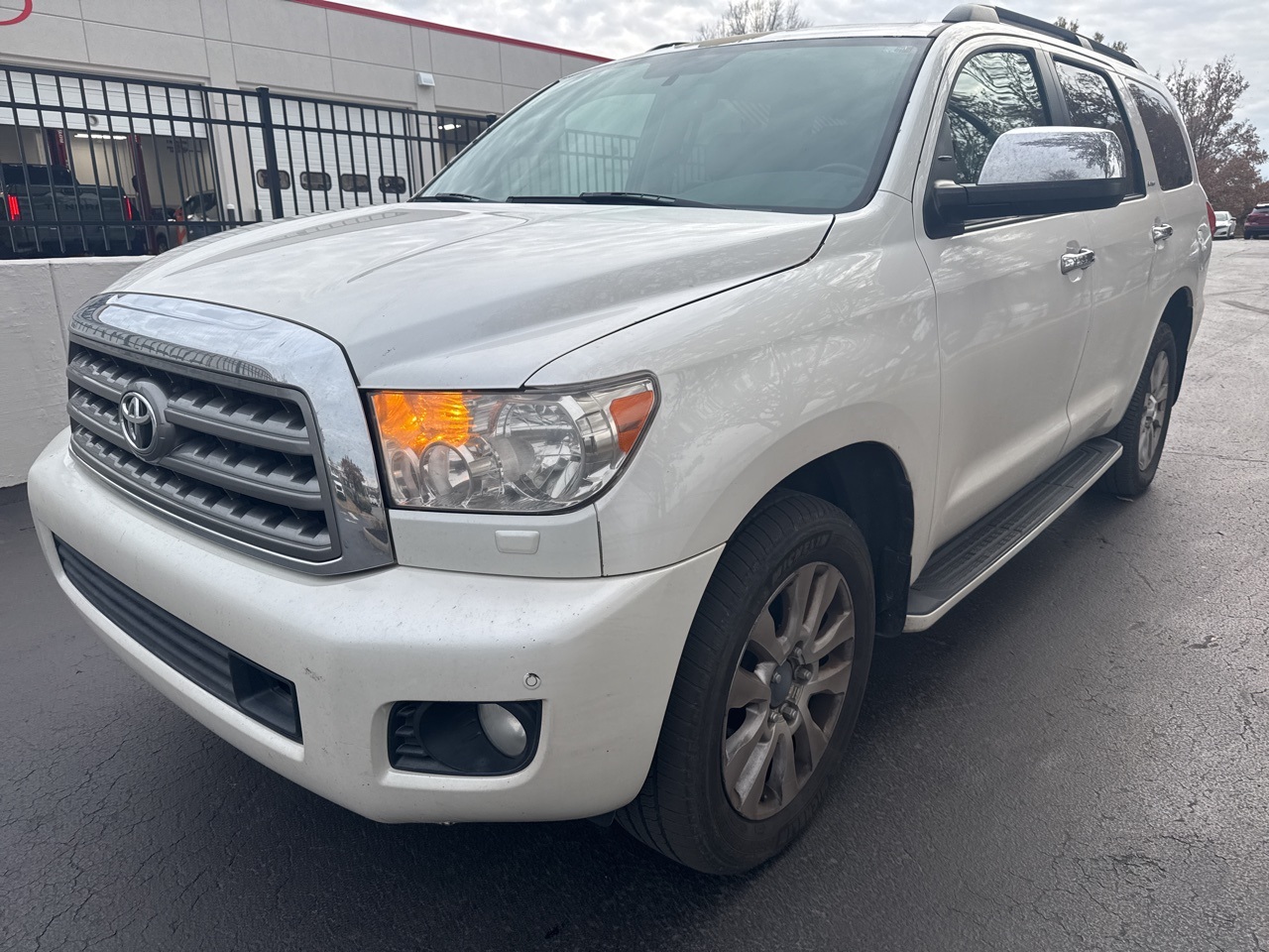 2014 Toyota Sequoia Platinum's photo