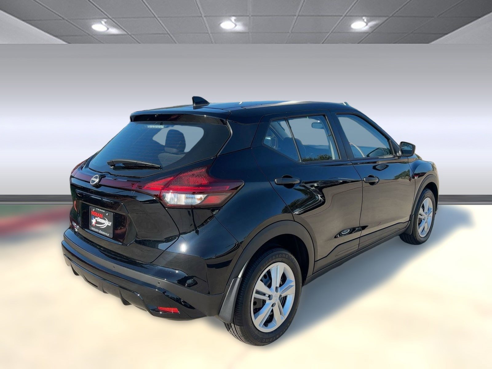 2025 Nissan Kicks Play S photo 9
