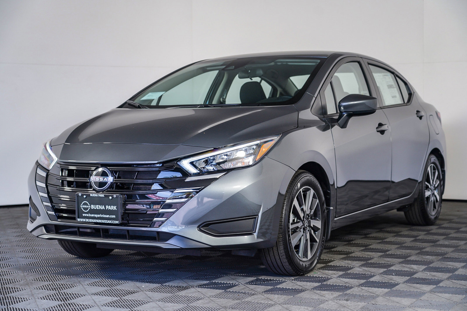 2025 Nissan Versa SV photo 3