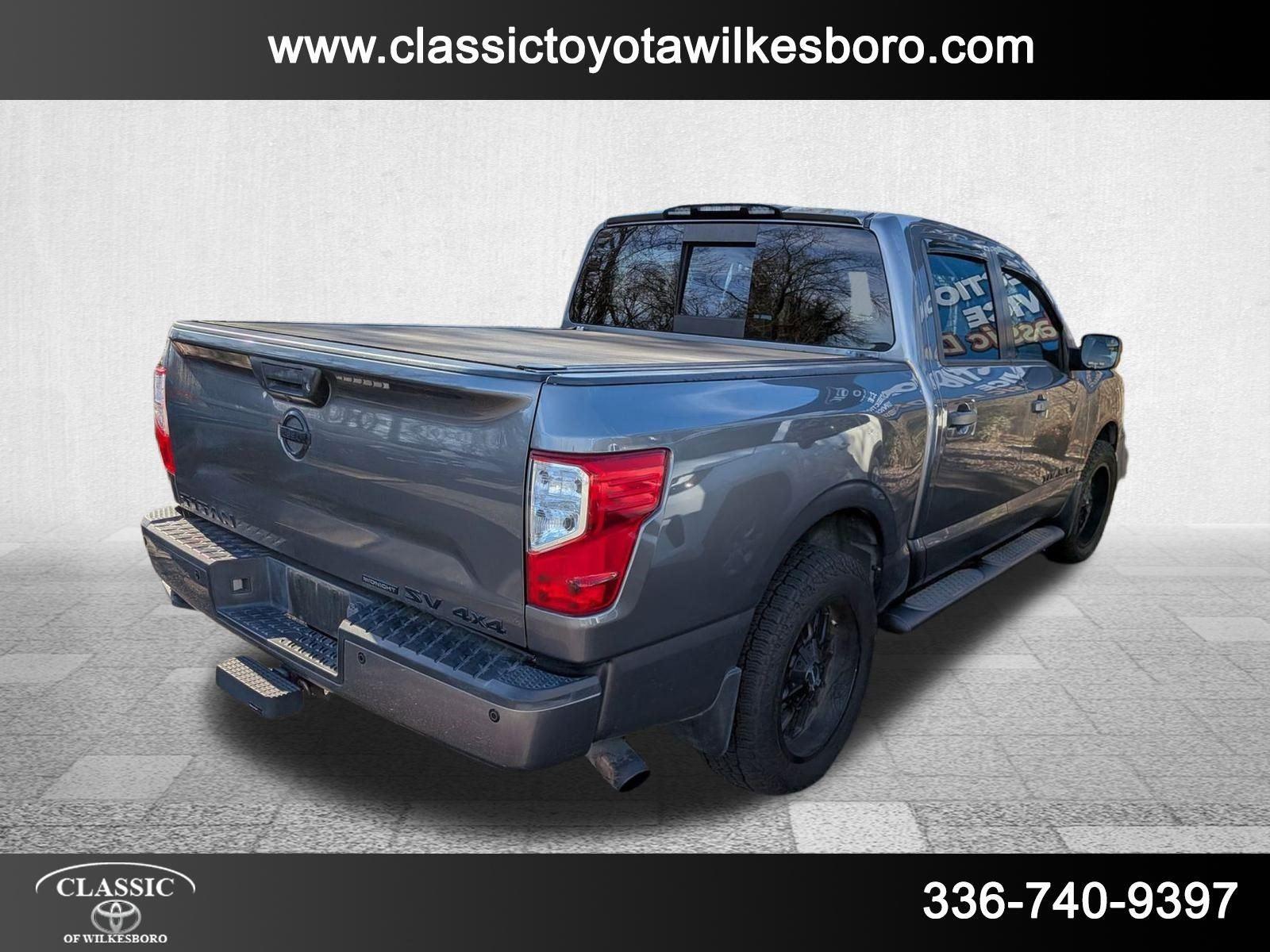 2019 Nissan Titan SV photo 3