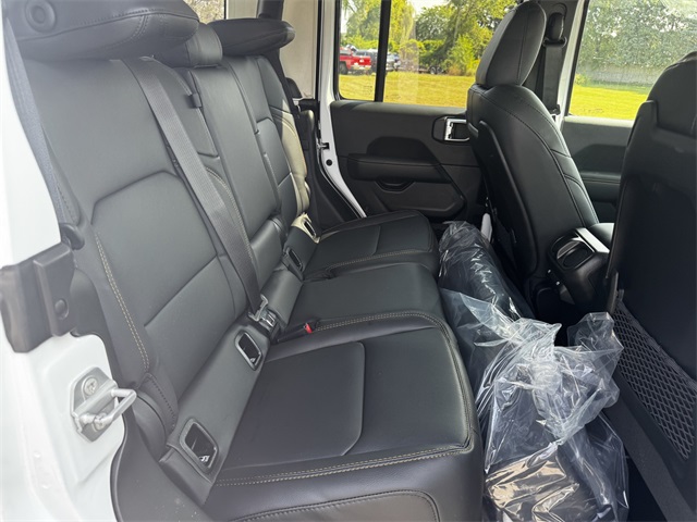 2025 Jeep Gladiator Sport photo 14