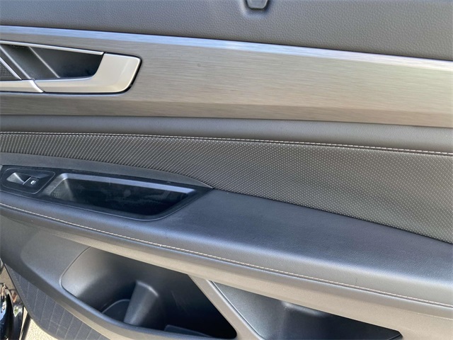 2024 Volkswagen Atlas Cross Sport SE Technology photo 5