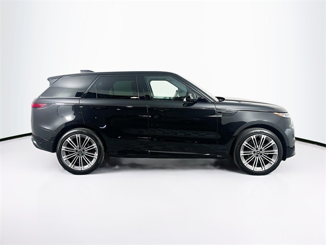 2025 Land Rover Range Rover Sport SE photo 4