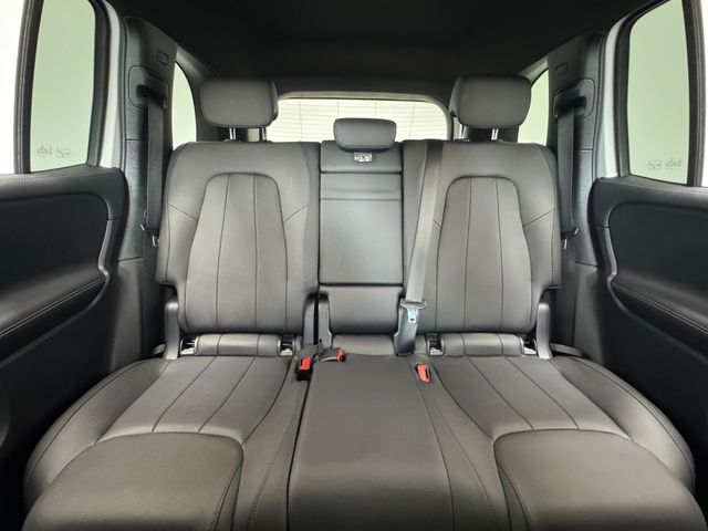 2025 Mercedes Benz GLB 250 photo 3