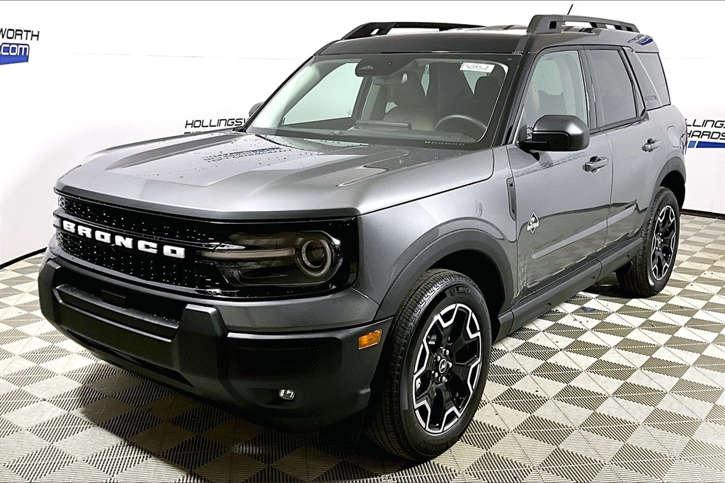 2025 Ford Bronco Sport Outer Banks's photo