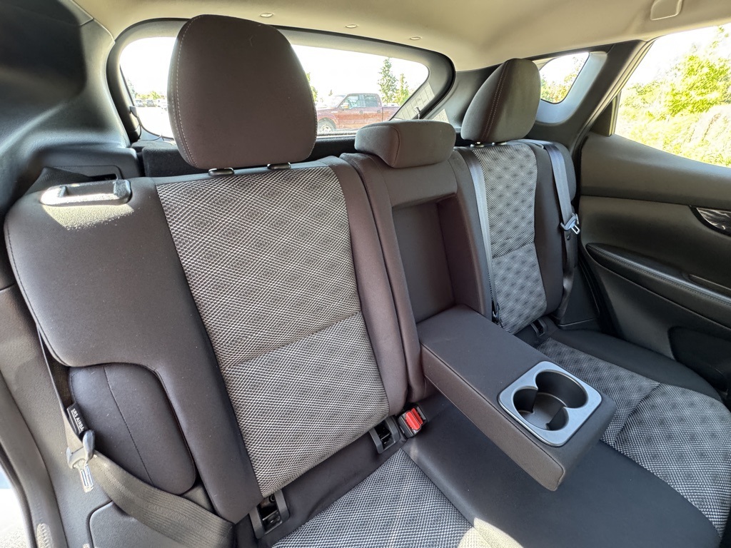 2021 Nissan Rogue Sport SV photo 26