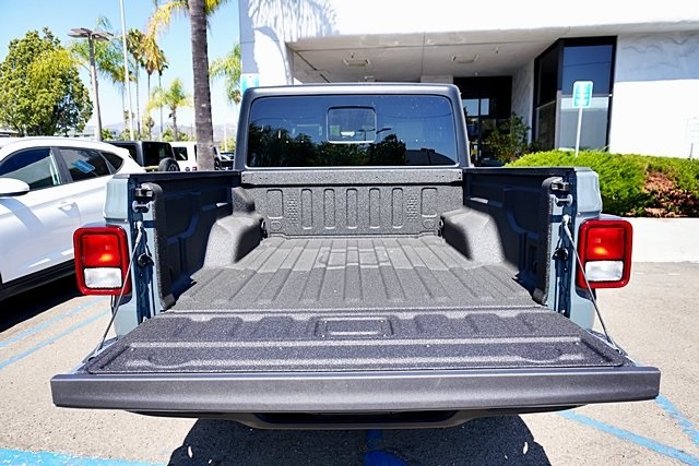 New 2025 Anvil Clear-Coat Exterior Paint Jeep Sport image 18