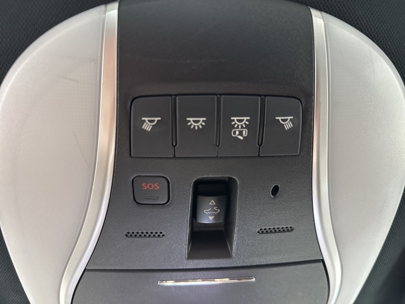 2018 Infiniti Q70 3.7 Luxe photo 31