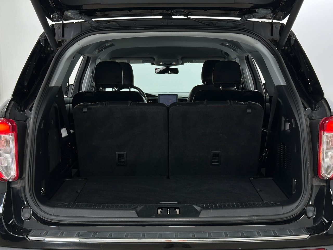 2022 Ford Explorer Limited photo 16