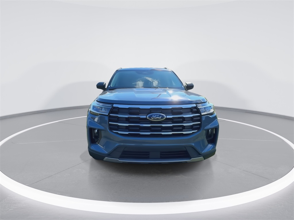 2025 Ford Explorer photo 3