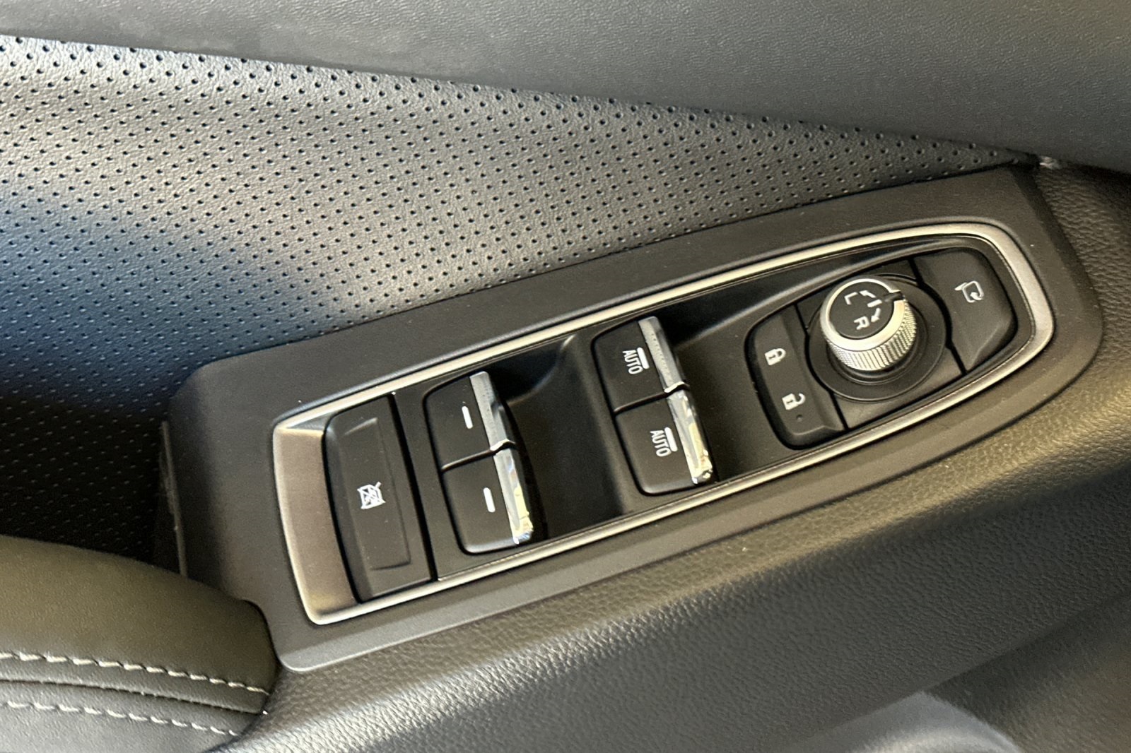 2024 Subaru Ascent Touring photo 16