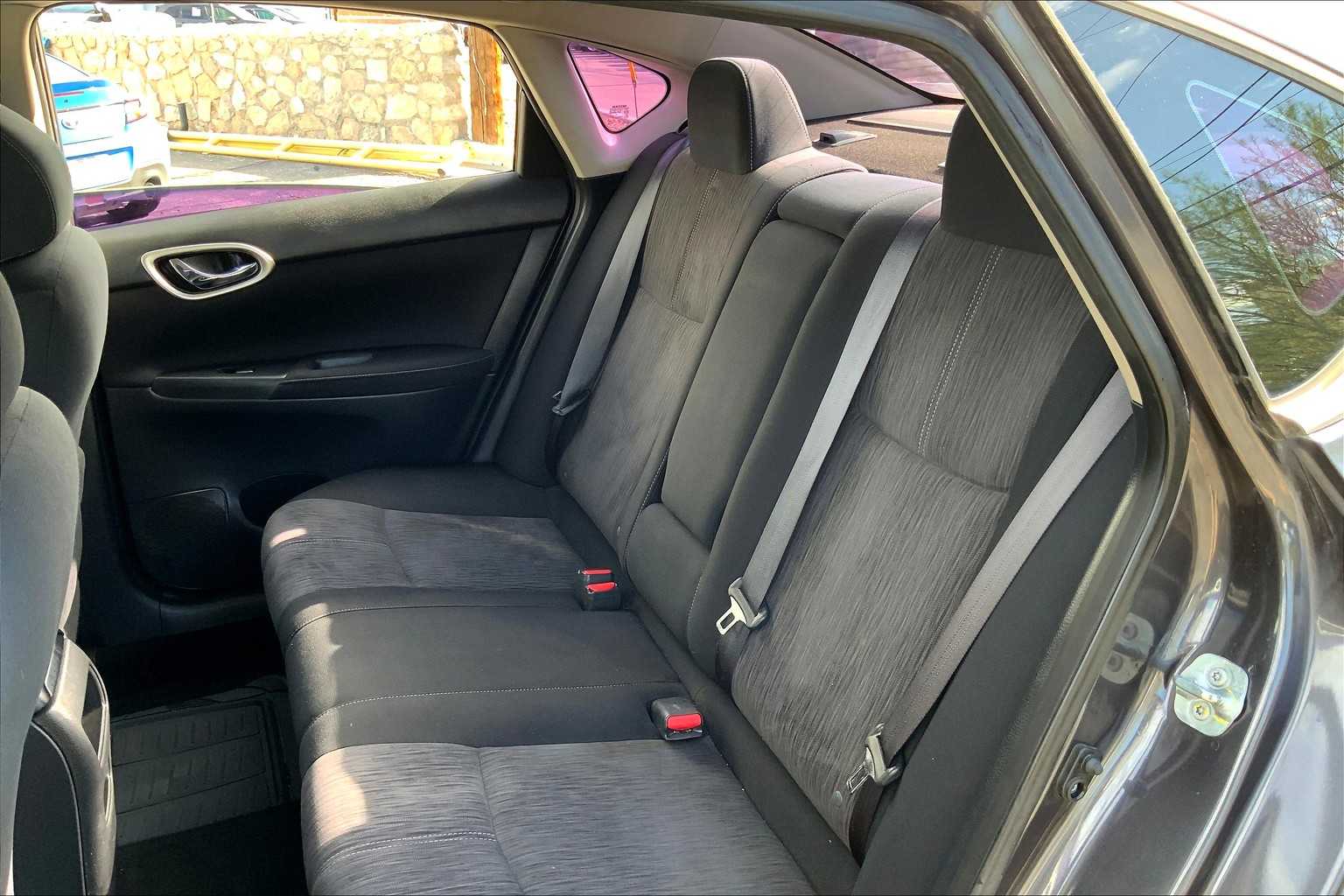 2015 Nissan Sentra SV photo 18