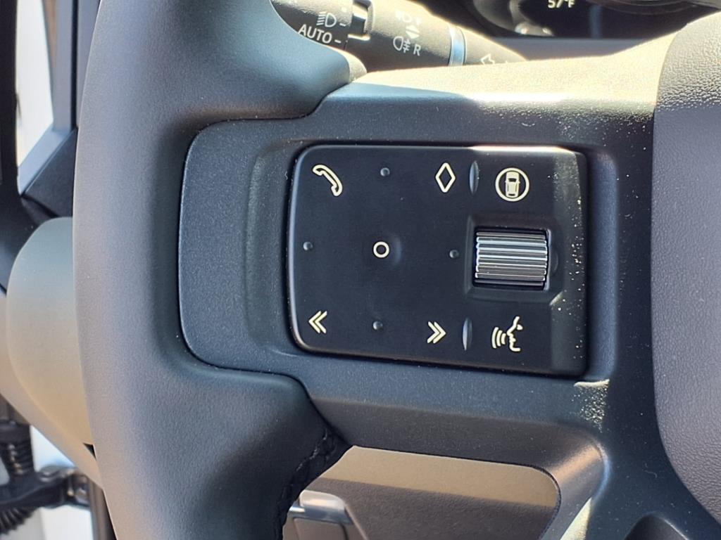2025 Land Rover Defender 90 S photo 15