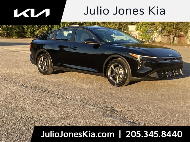 2025 Kia K4 LXS's photo