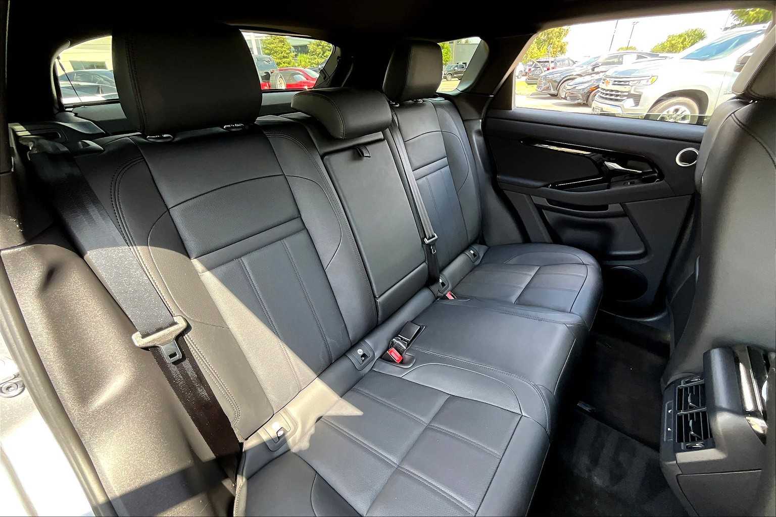 2024 Land Rover Range Rover Evoque S photo 32