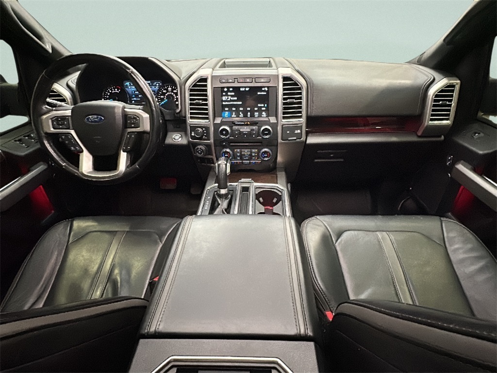 2017 Ford F-150 Platinum photo 13