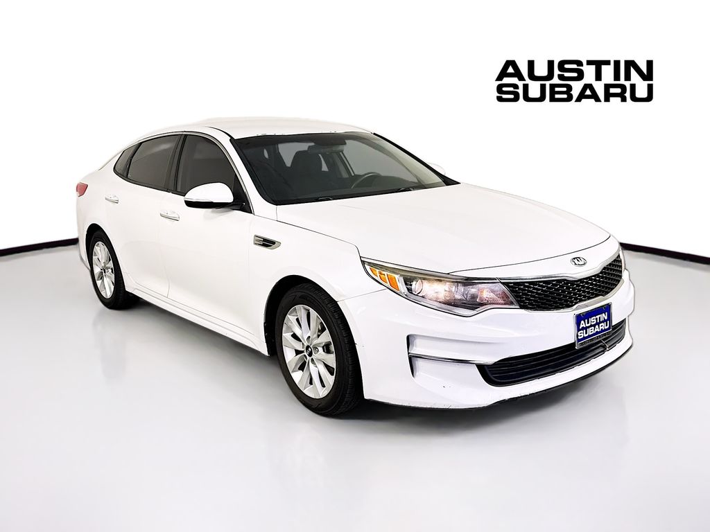 2017 Kia Optima LX's photo