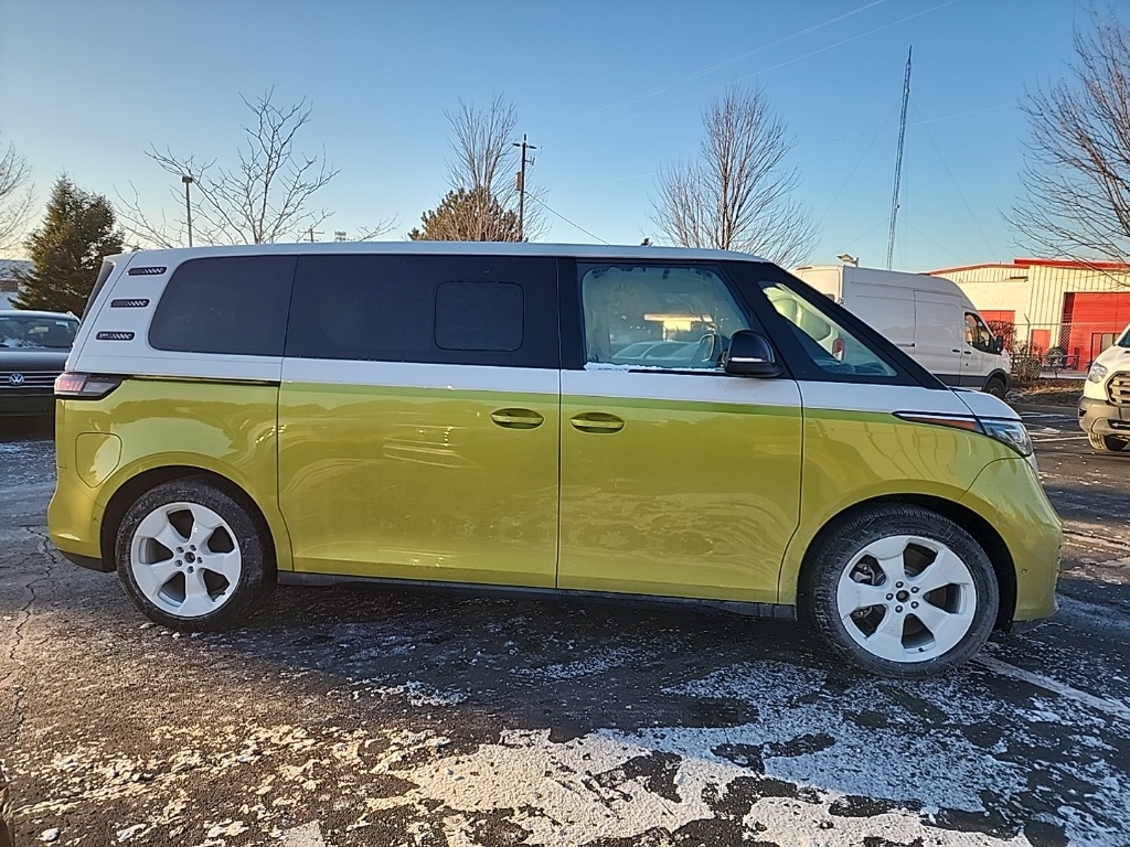 2025 Volkswagen ID. Buzz photo 2