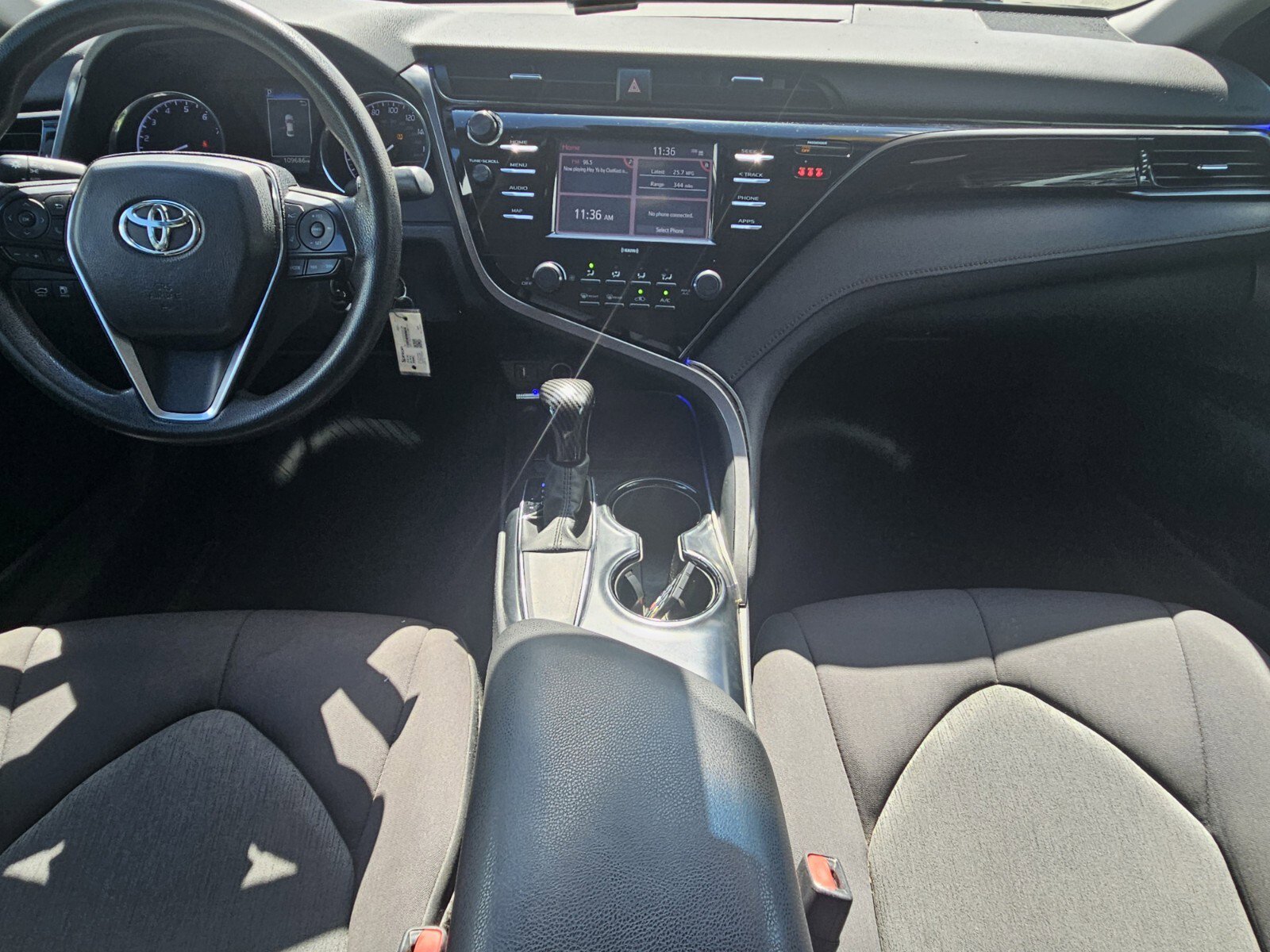 2020 Toyota Camry LE photo 6